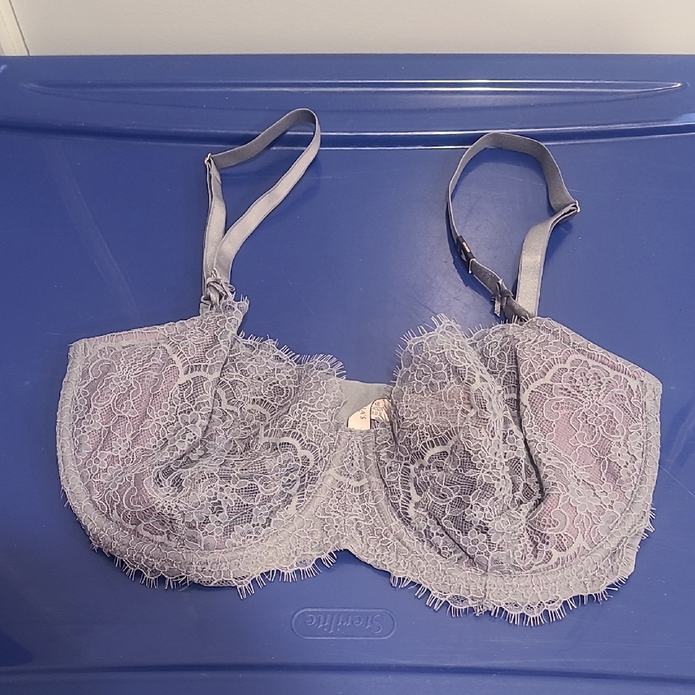 Victoria's Secret Lace Underwire Bra - Light Gray